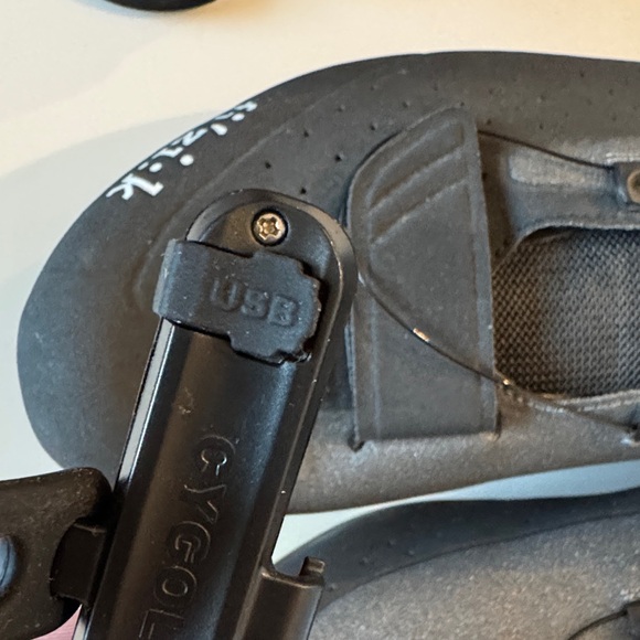 Men’s Fizí:k Fizik Carbon Cycling Shoes US10 Free Cygolite HotRod & Phone Mount - Picture 7 of 7